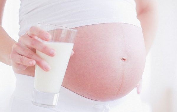 Bà bầu dị ứng sữa