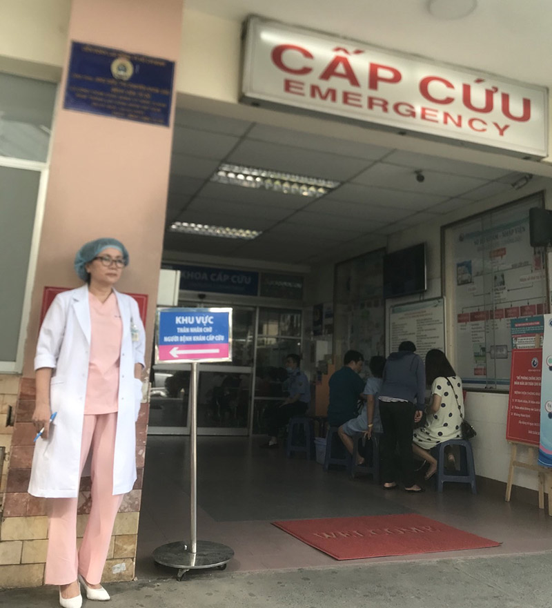 Bác sĩ mổ u xơ tử cung