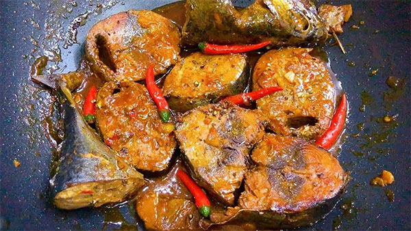 Mới có thai không nên ăn gì