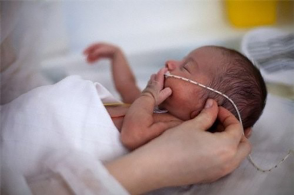 dau-hieu-sinh-non-tuan-32 Những dấu hiệu sinh non tuần 32 mẹ cần phải nắm được