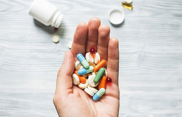 khang-sinh Có rất nhiều loại kháng sinh chữa trị áp xe vú sau sinh an toàn cho mẹ bỉm