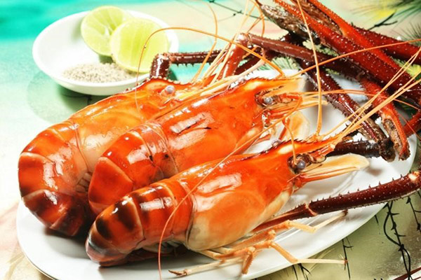 Tôm, cua, hàu,… là những thực phẩm cung cấp lượng canxi dồi dào