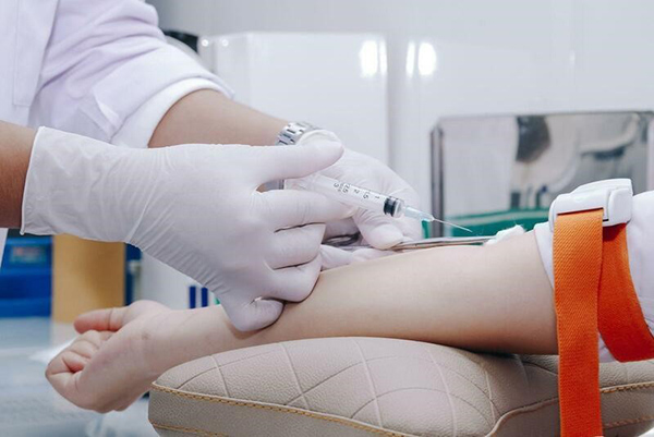 Mẹ bầu bắt buộc phải làm xét nghiệm máu